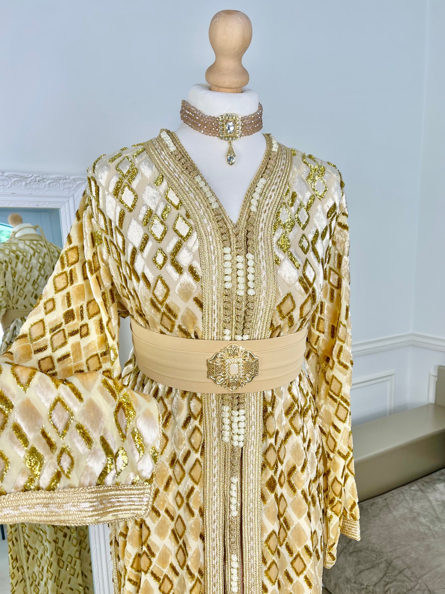 Tekcheta Tlija beige