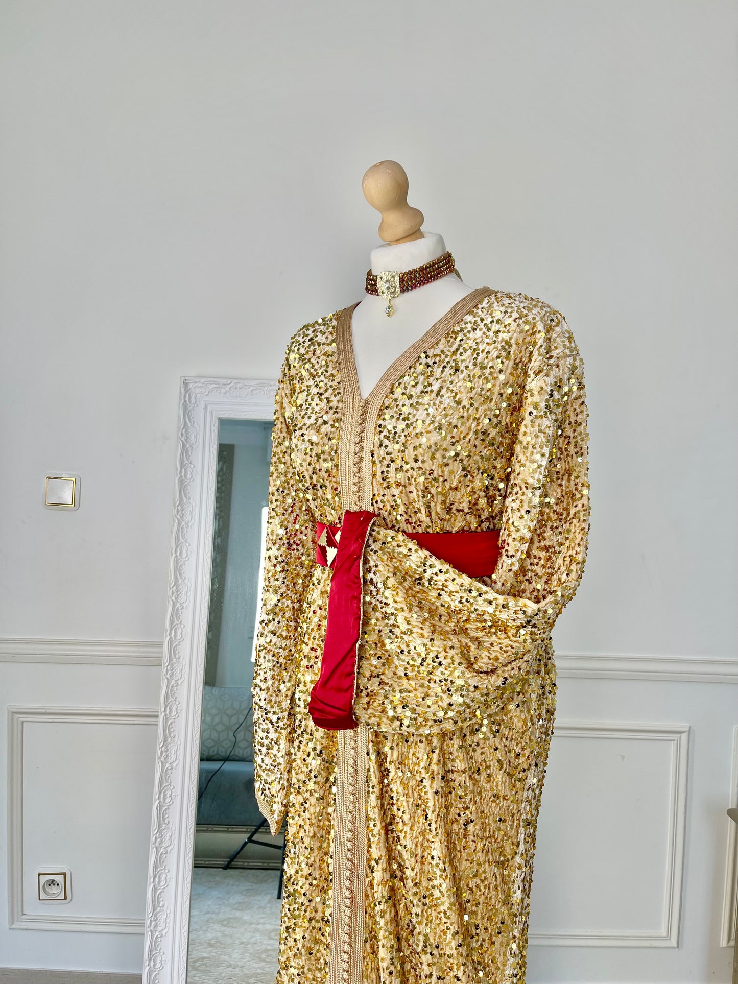 Caftan Sequin doré et rouge
