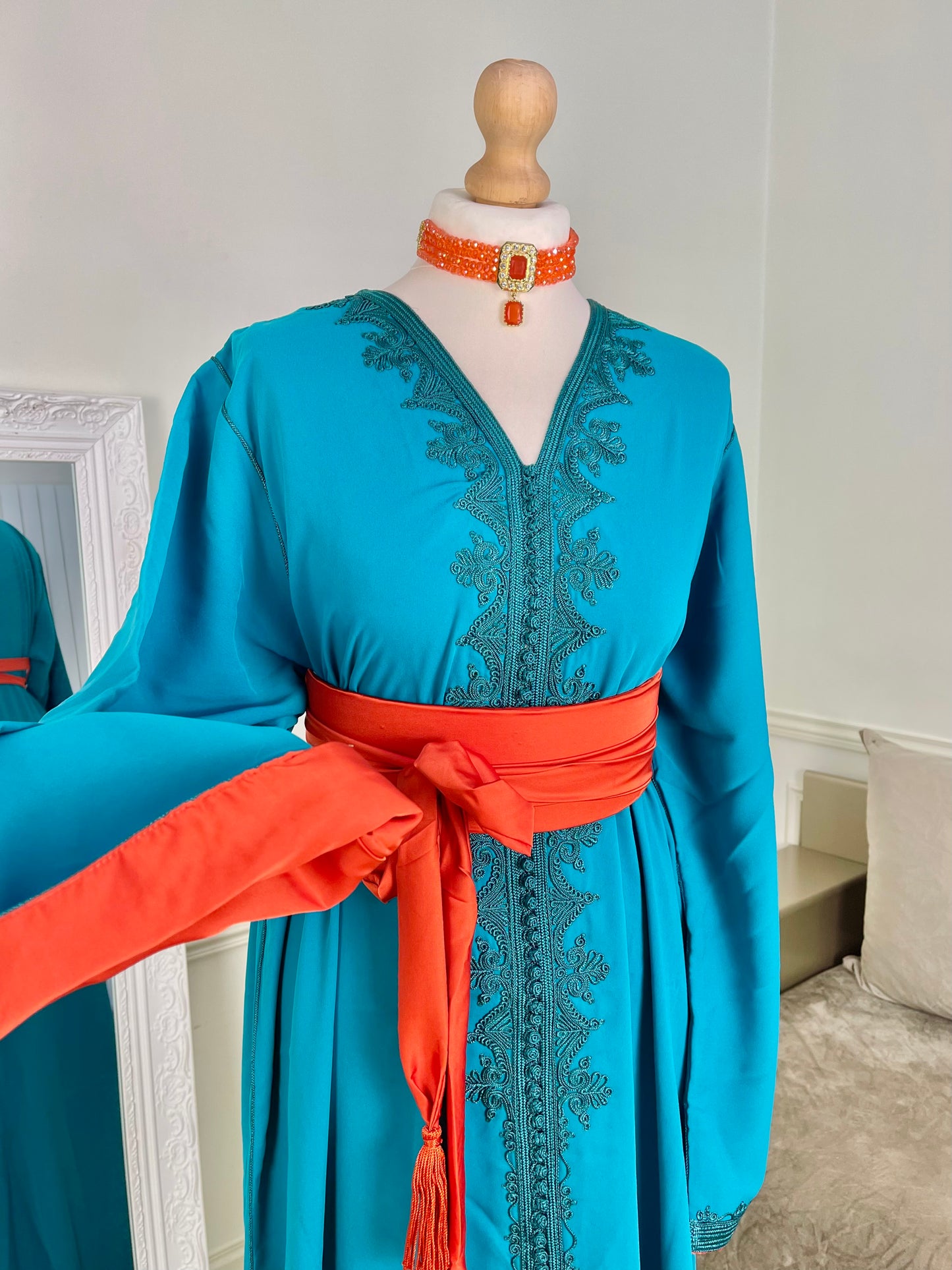 Caftan Najah bleu canard et orange