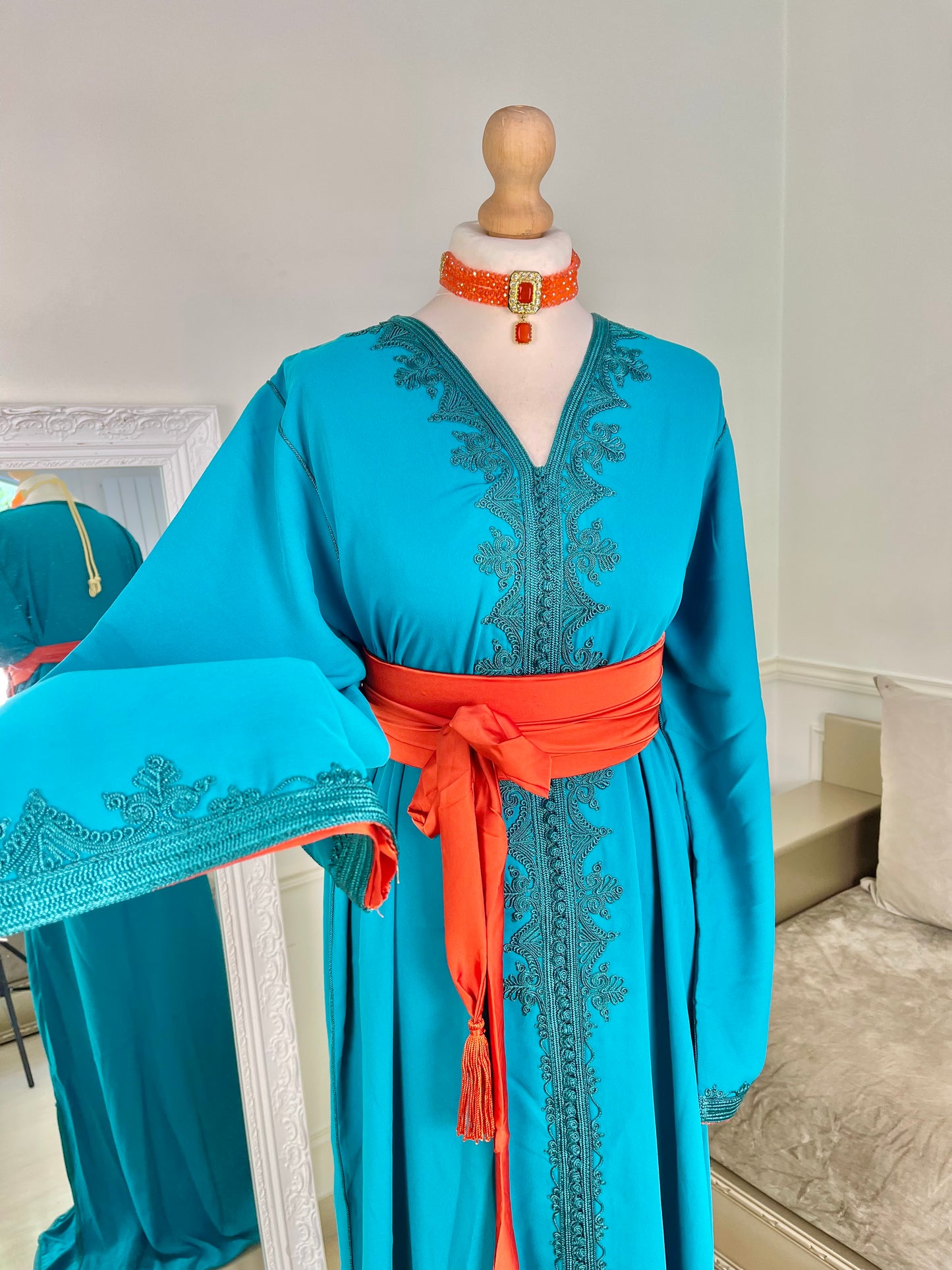 Caftan Najah bleu canard et orange