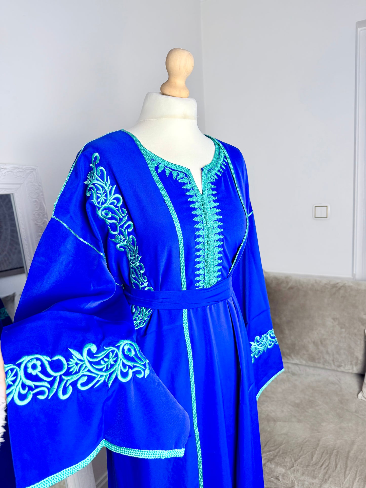Ensemble Amira bleu