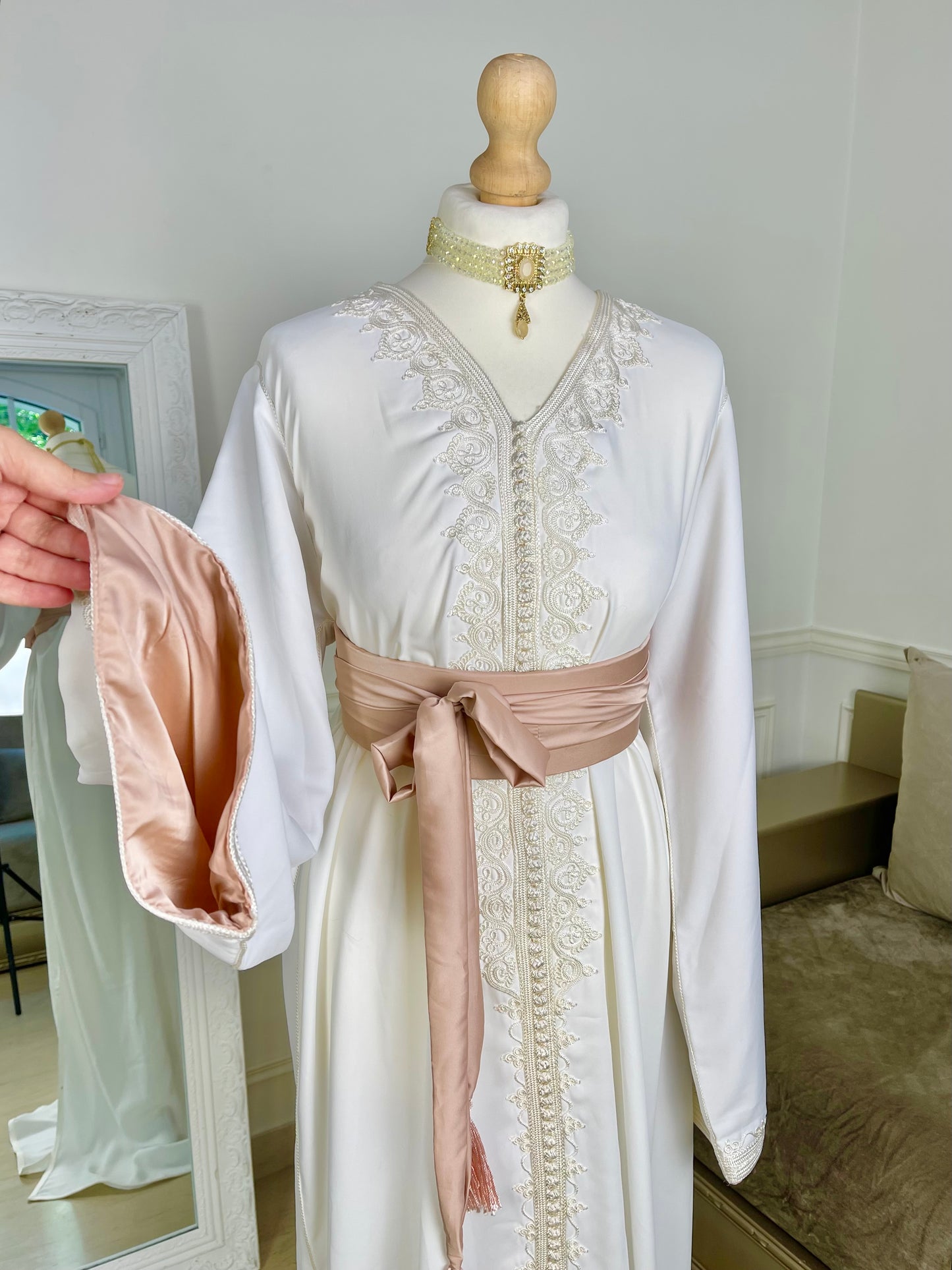 Caftan Najah blanc et rose