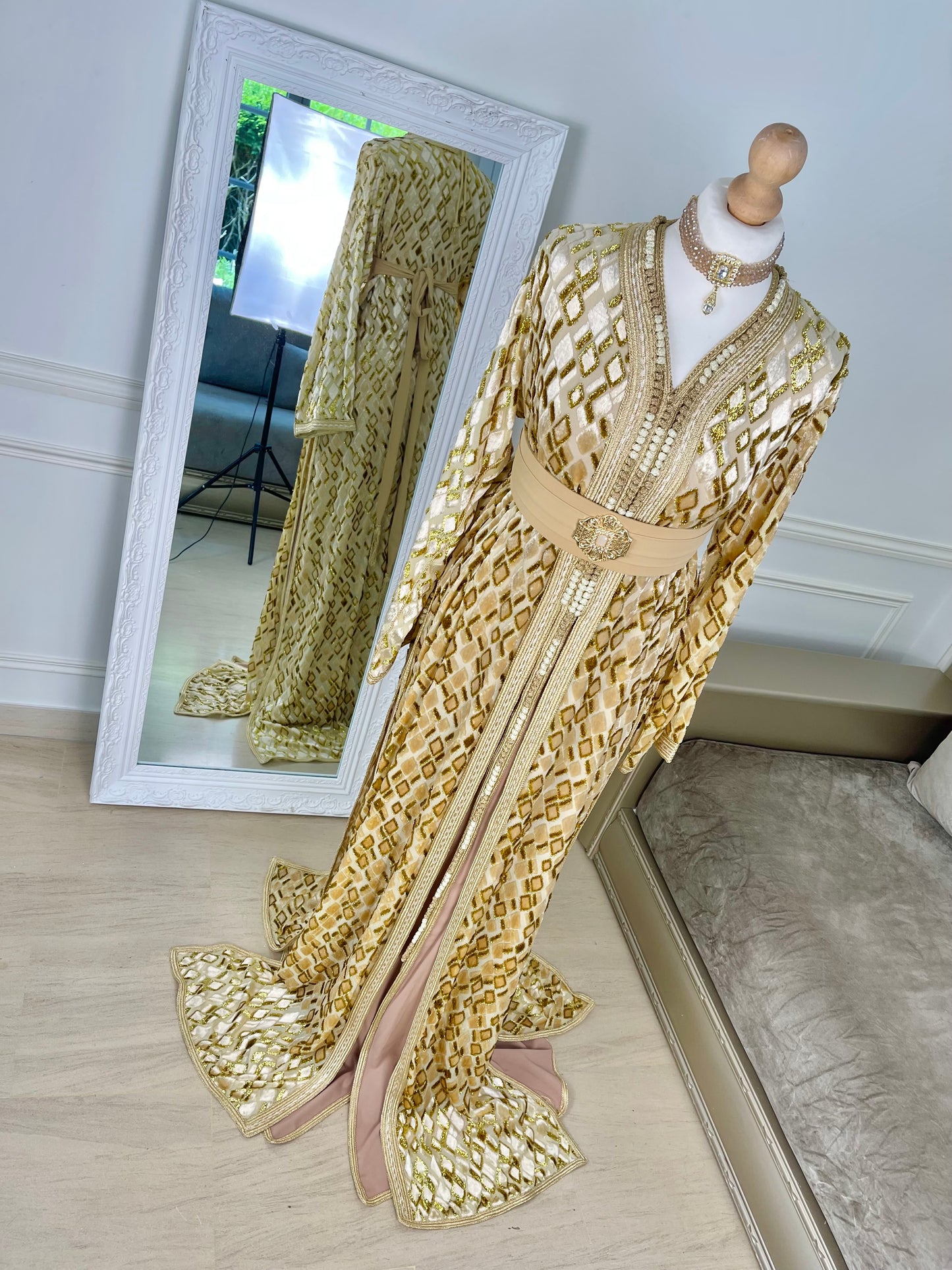 Tekcheta Tlija beige