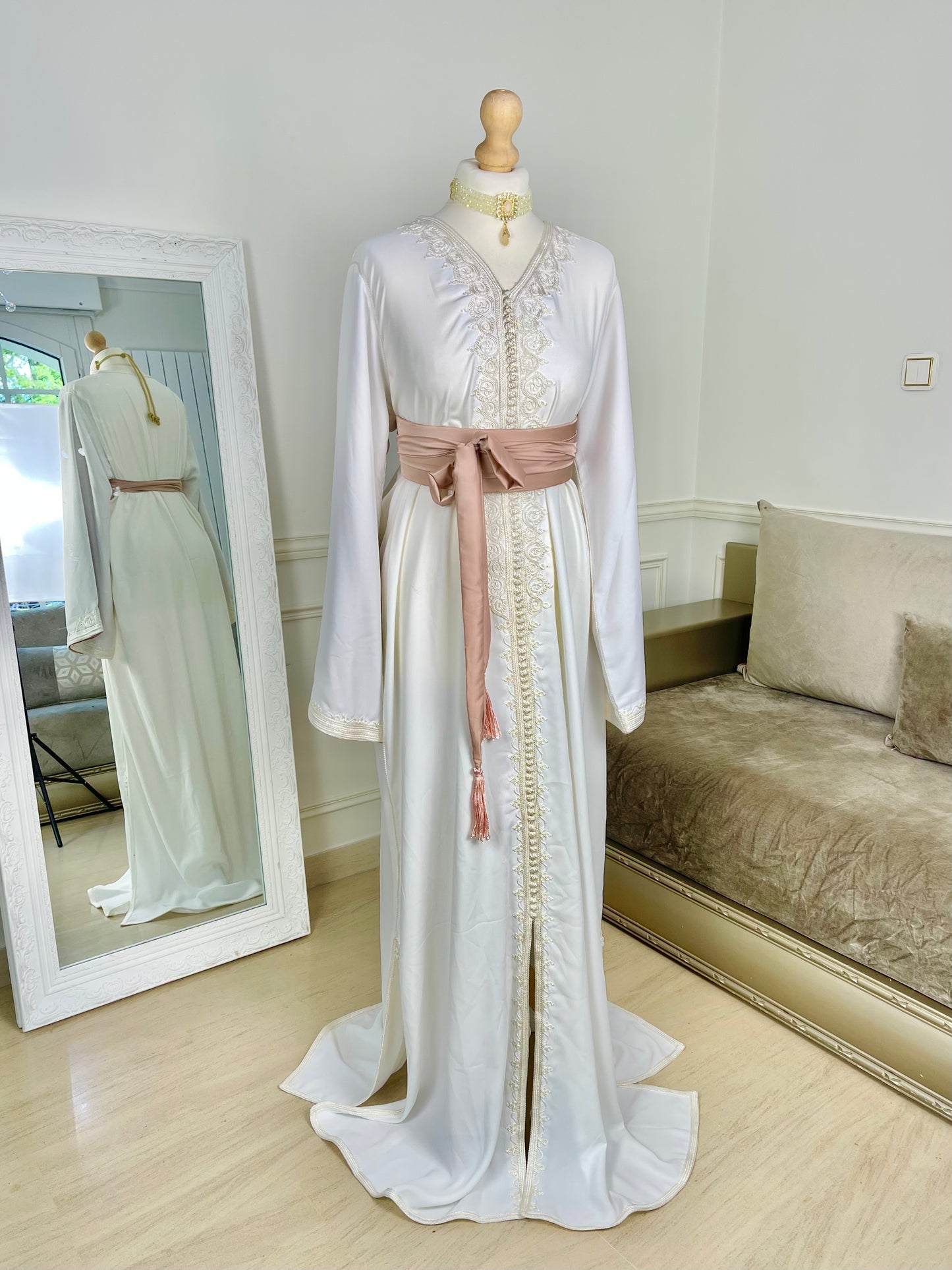 Caftan Najah blanc et rose