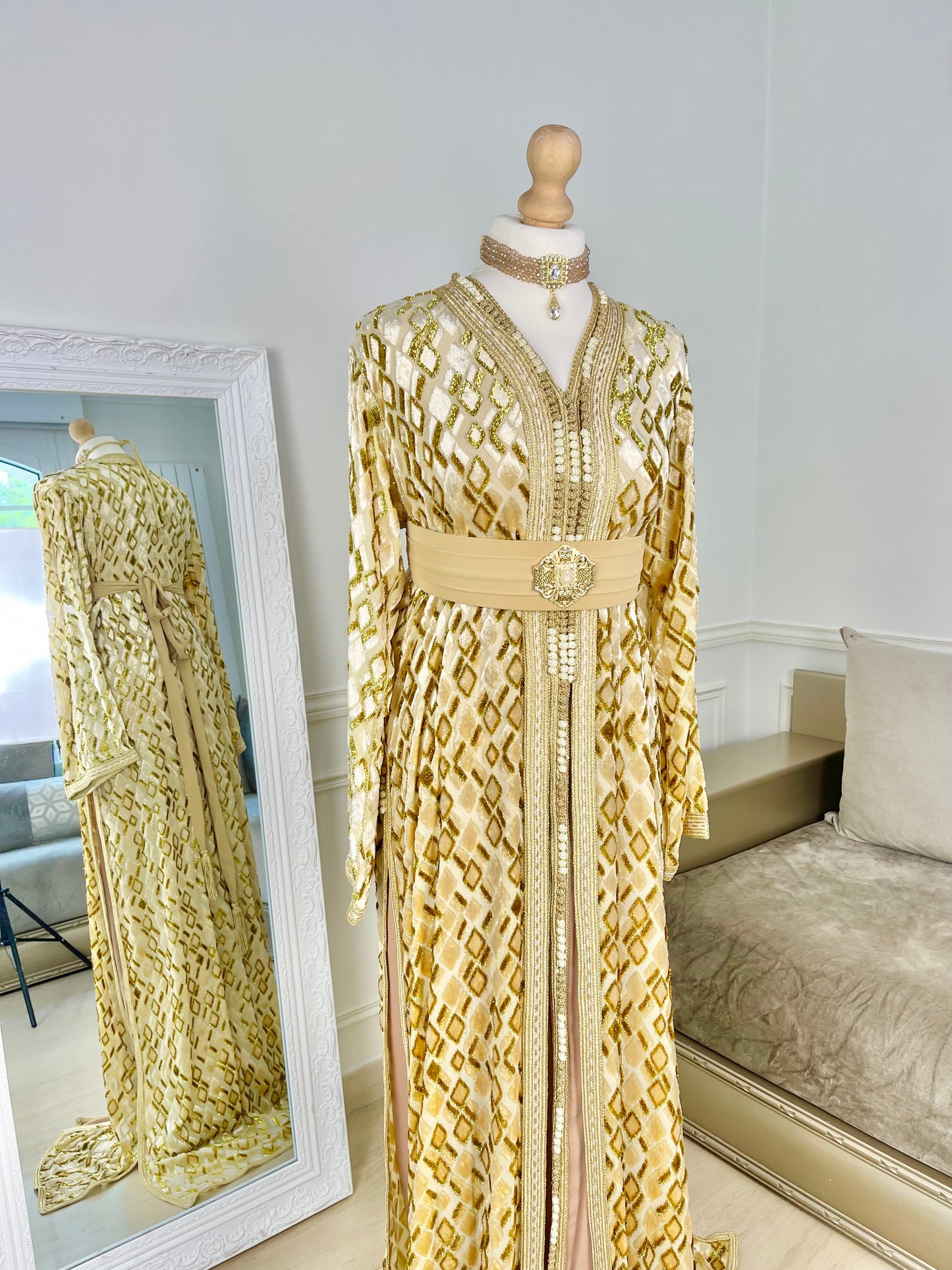 Tekcheta Tlija beige