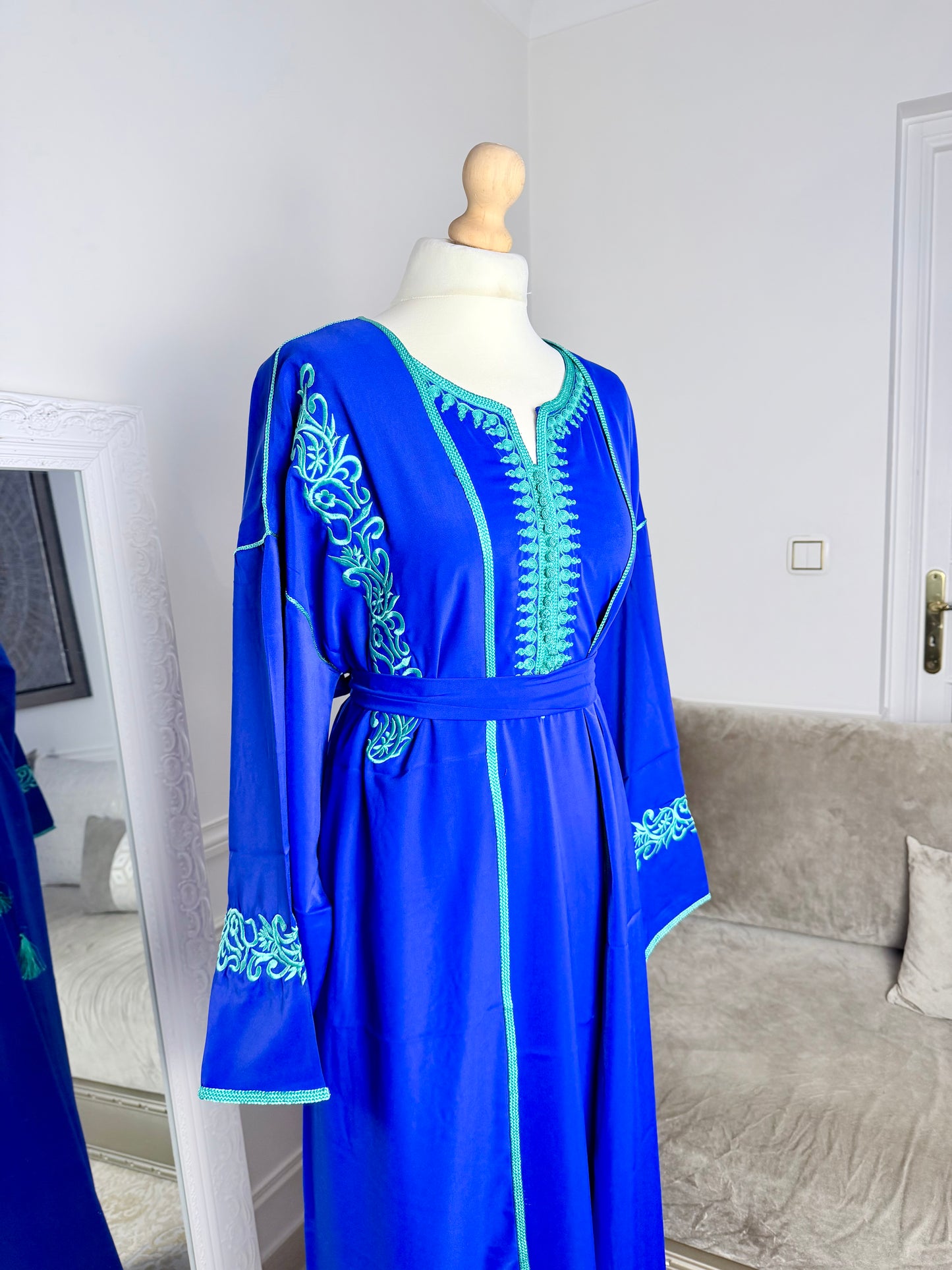 Ensemble Amira bleu