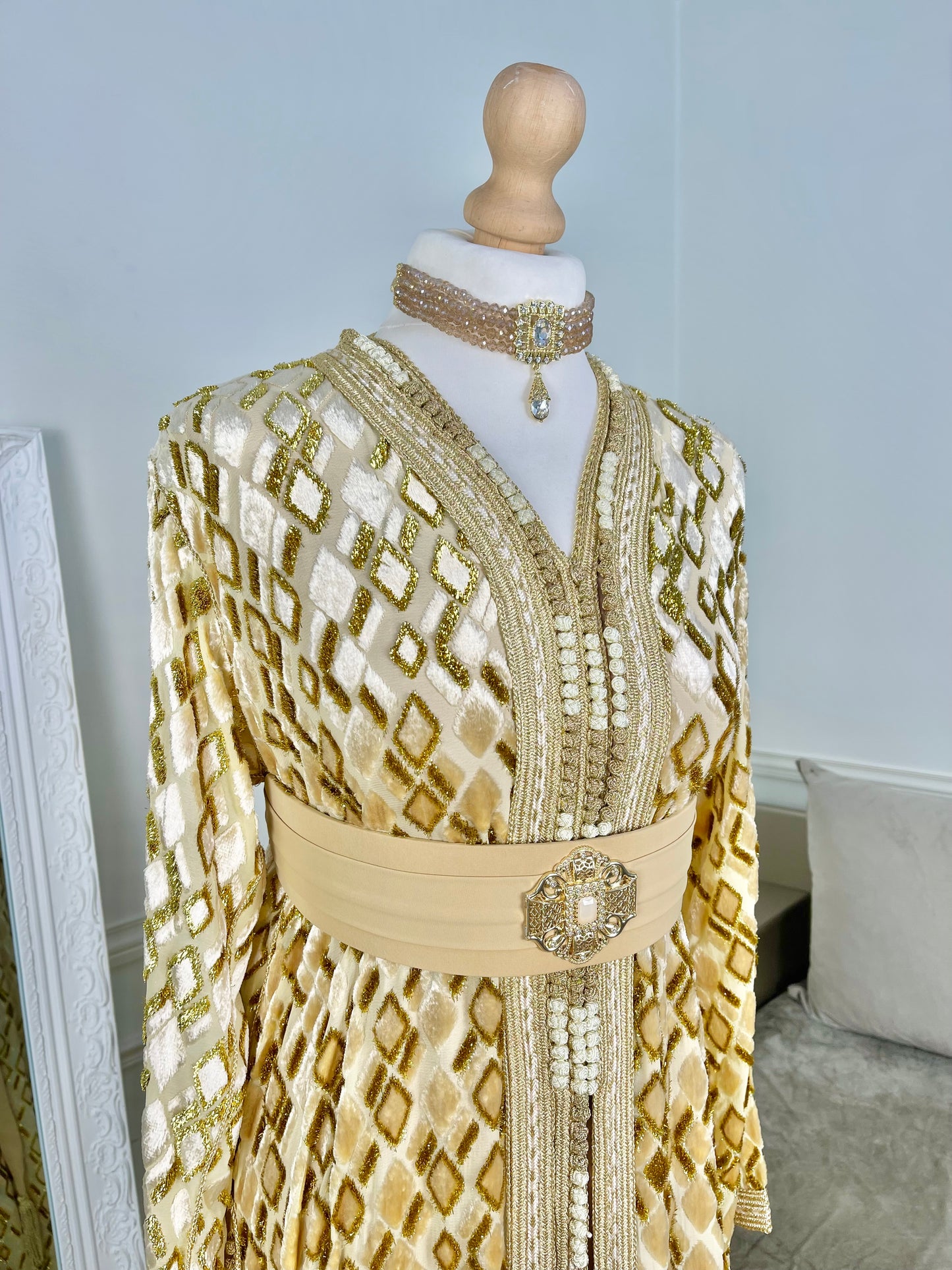 Tekcheta Tlija beige