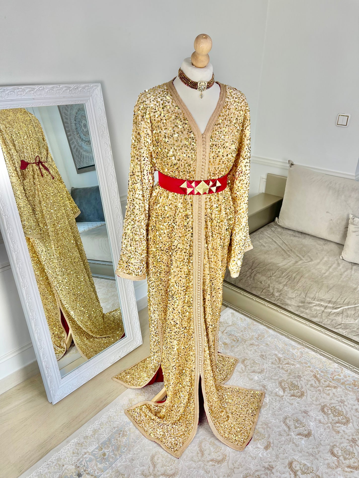 Caftan Sequin doré et rouge