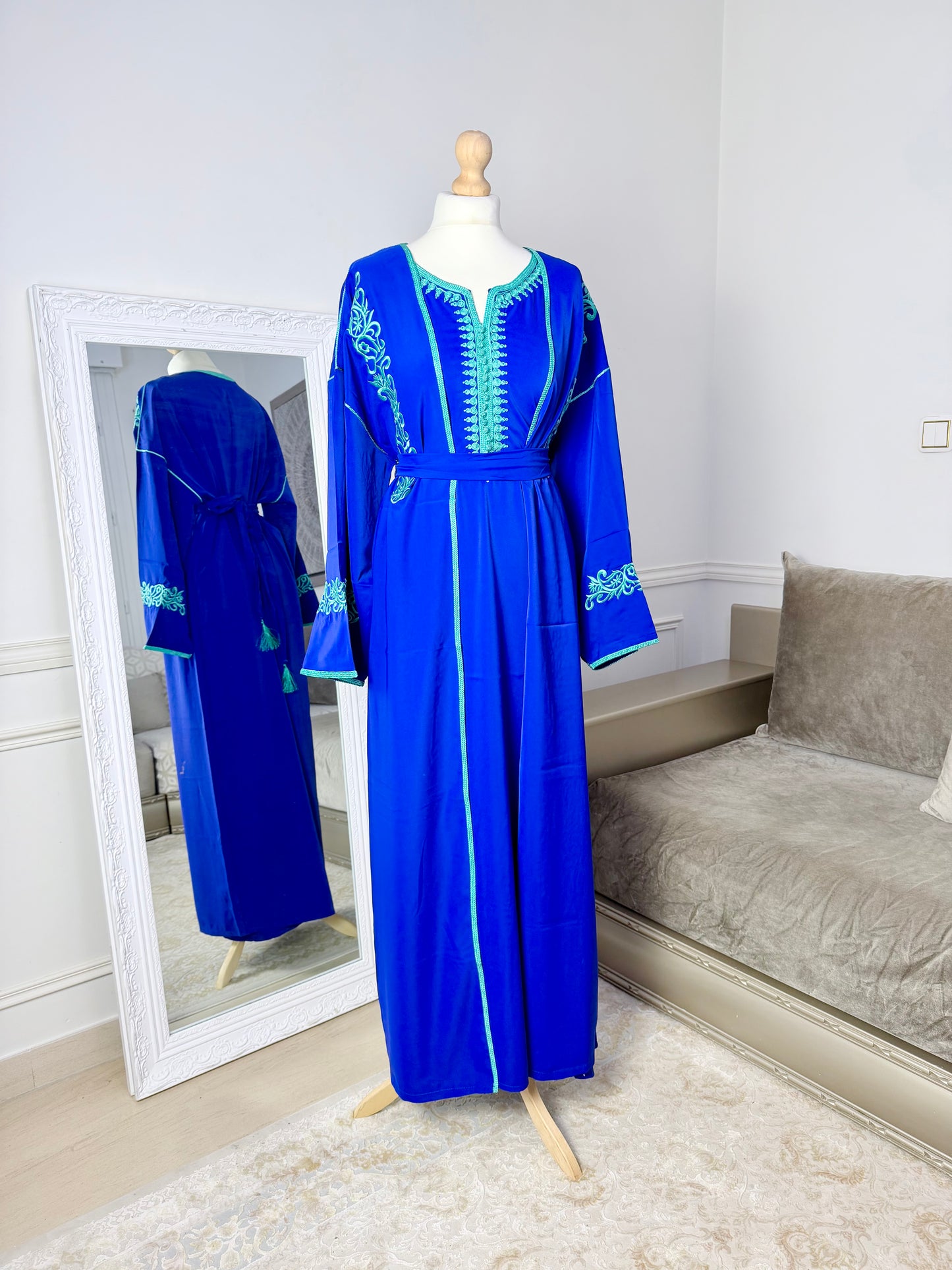 Ensemble Amira bleu
